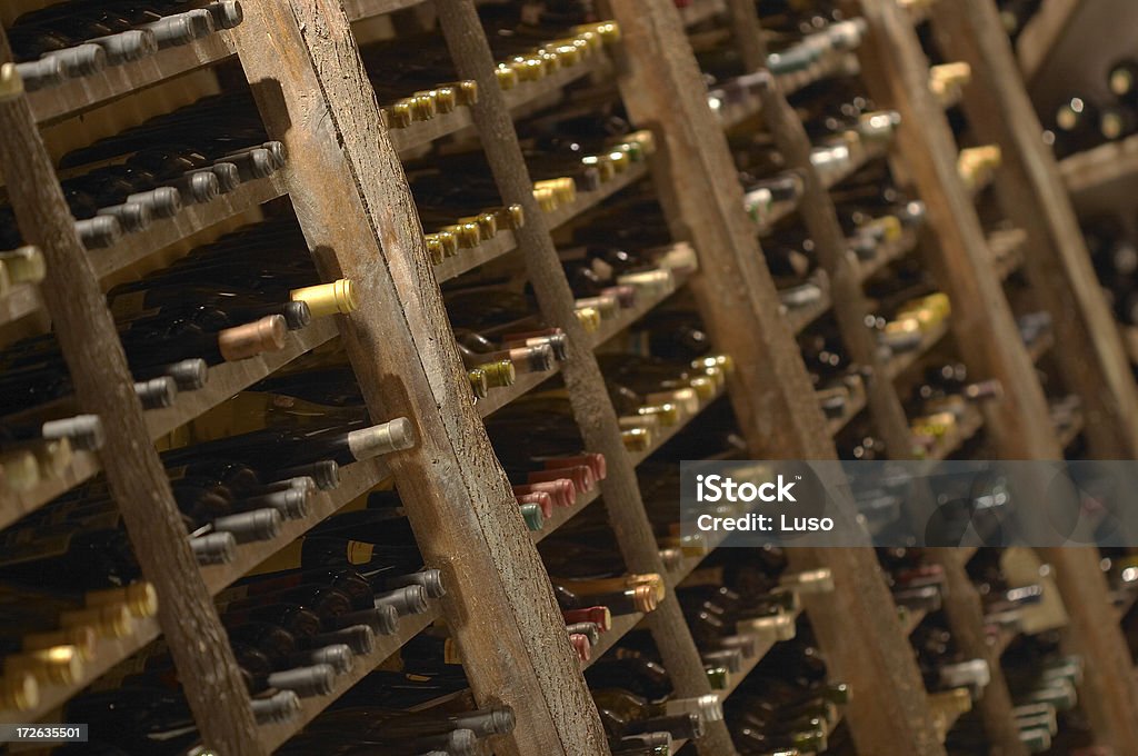 Frascos bodega de vinos - Foto de stock de Vino libre de derechos