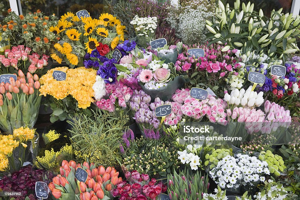 Europea e freschi Bouquet fiori negozio - Foto stock royalty-free di Freschezza