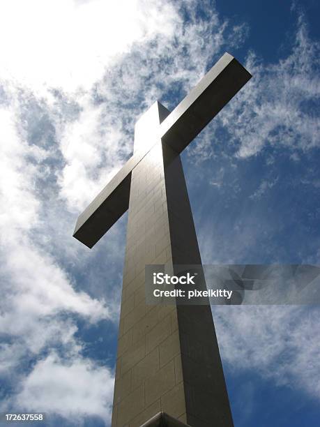 War Memorial Cross 3 Di Una Serie Di 4 - Fotografie stock e altre immagini di Australia - Australia, Cielo, Composizione verticale