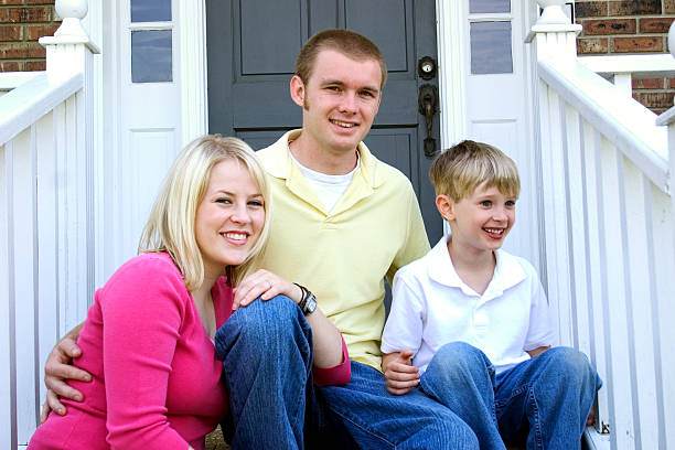 istock Front Porch Family 172638352