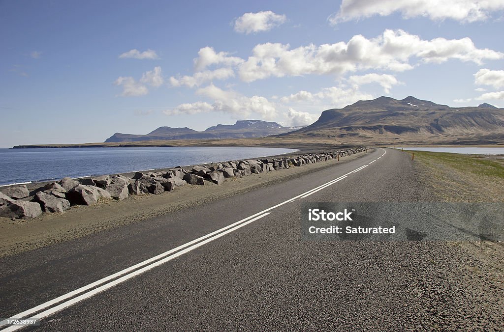 Carretera junto al mar - Foto de stock de Agua libre de derechos