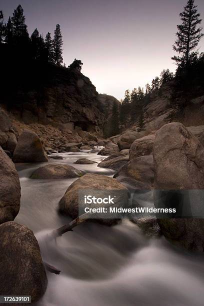 Foto de Montanha Stream e mais fotos de stock de Atividade - Atividade, Bosque - Floresta, Colorado