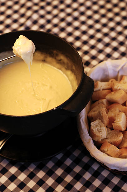 istock Cheese Fondue and bread 172639262
