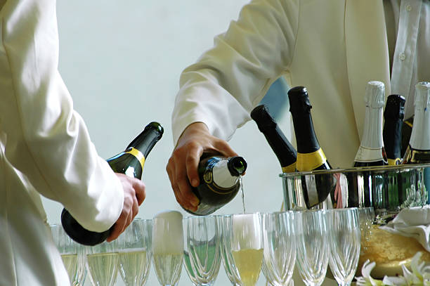 waiters servir - champagne champagne flute wedding glass imagens e fotografias de stock