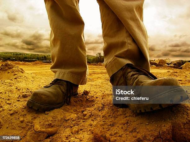 Foto de Cool Calçados e mais fotos de stock de Bota - Bota, Setor de construção, Couro