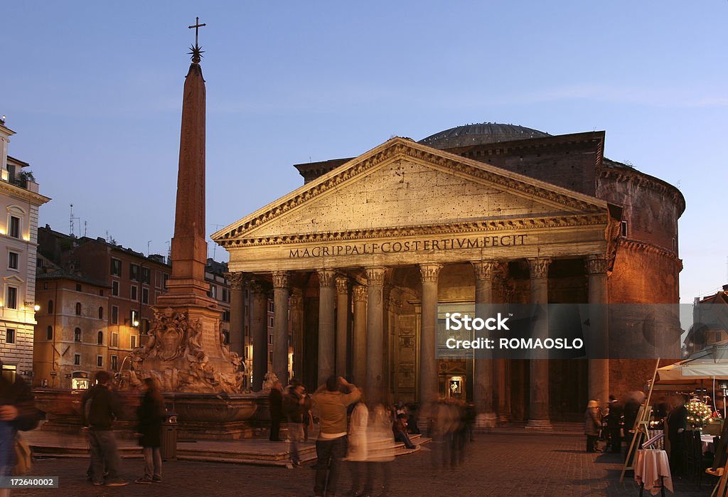 Patheon 밤, Rome Italy - 로열티 프리 건물 외관 스톡 사진