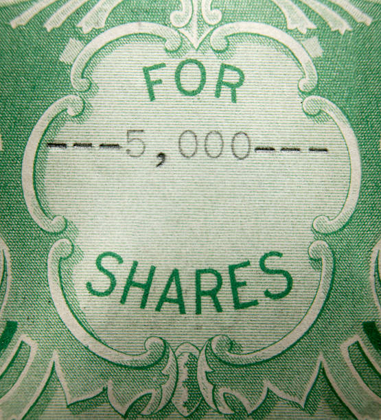 certificato azionario 10 - stock certificate mutual fund wall street wealth foto e immagini stock