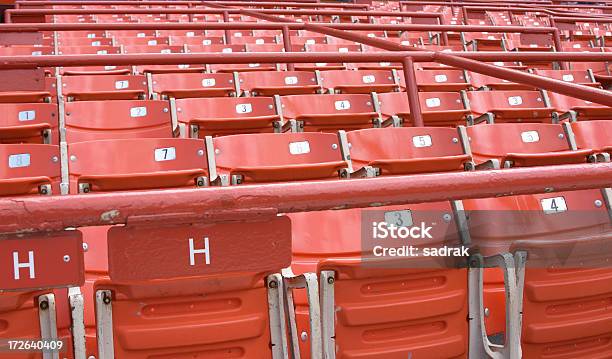 Estádio Laranja Lugares - Fotografias de stock e mais imagens de Assento - Assento, Caixa, Coluna arquitetónica