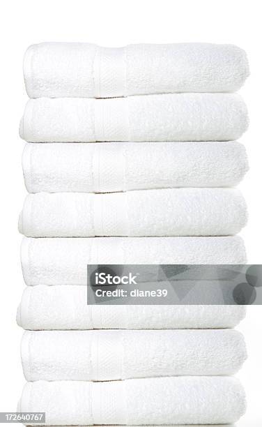 Schlichte Weiße Handtücher Stockfoto und mehr Bilder von Handtuch - Handtuch, Gestapelt, Weiß