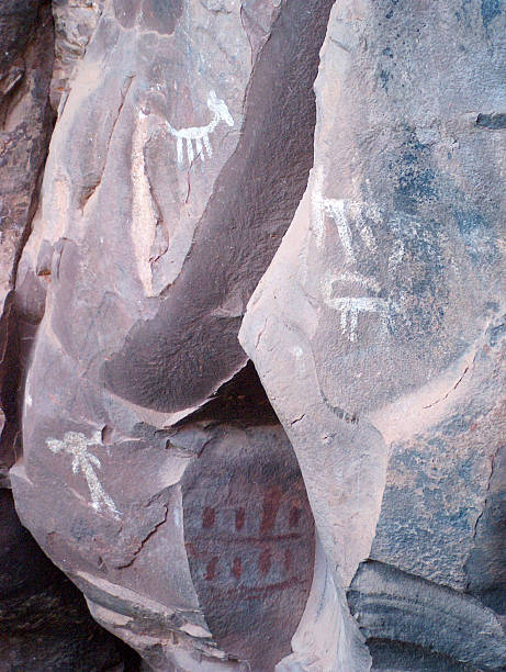 pictograma - cave painting indigenous culture art arizona fotografías e imágenes de stock