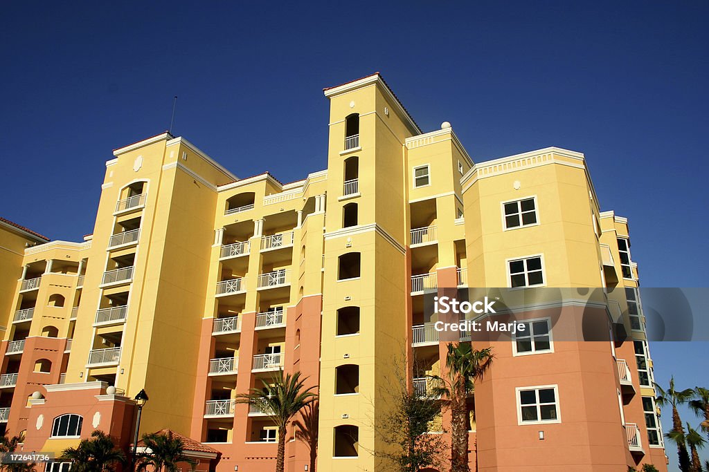 Os condomínios Highrise - Royalty-free Apartamento Foto de stock