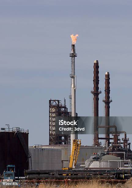 Chemische Manufacturing Plant Stockfoto und mehr Bilder von Abfackelschornstein - Abfackelschornstein, Abgas, Arbeit und Beschäftigung