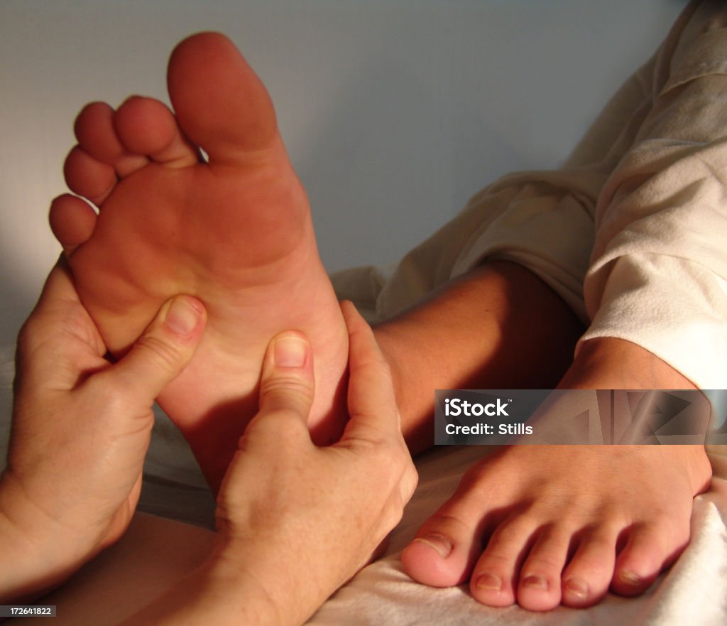 Massagem nos pés - Foto de stock de Adulto royalty-free