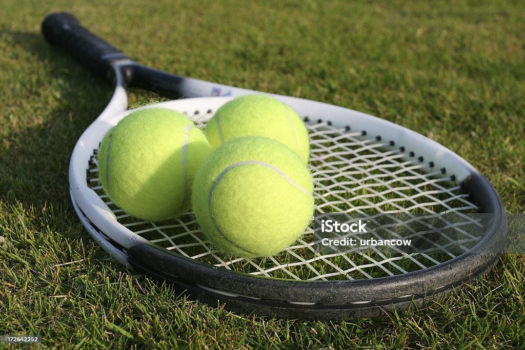 테니트 볼과 래킷 - 로열티 프리 테니스 스톡 사진