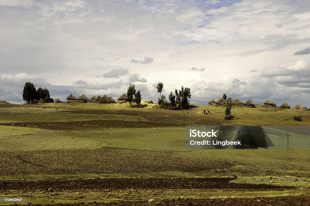 Пейзаж с хижинах в Эфиопии - Стоковые фото Африка роялти-фри