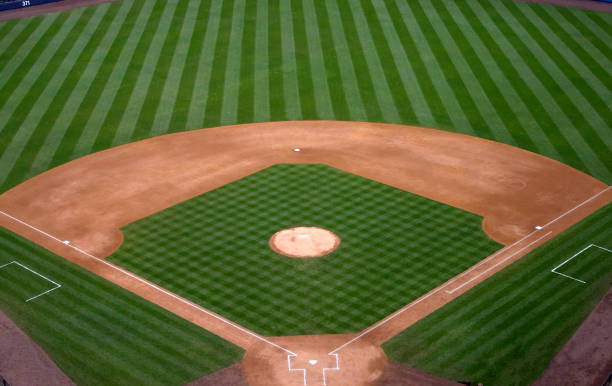 1 st, 2, 3, дома-бейсбольное поле - baseball base стоковые фото и изображения