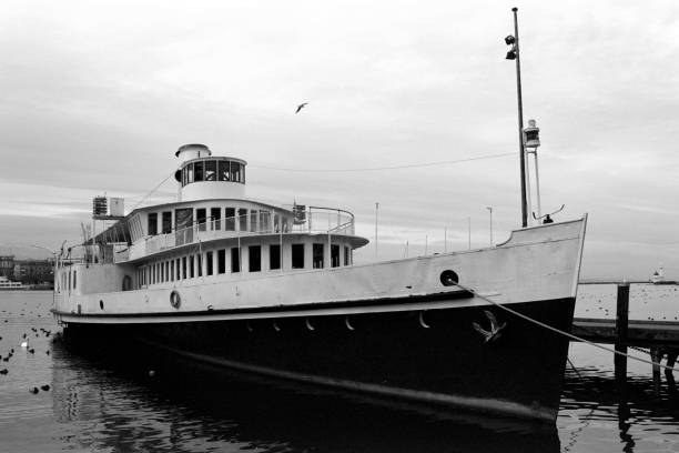 istock old boat on the Geneva Lake 172643117