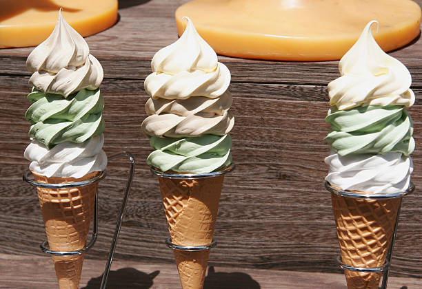 japonês de sorvete - soft serve ice cream - fotografias e filmes do acervo