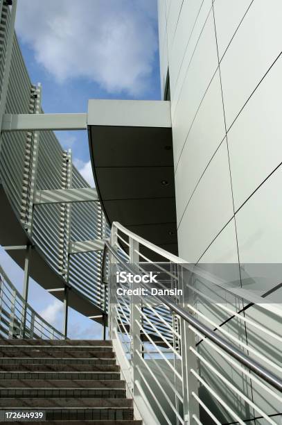 Nuevo Escalera Foto de stock y más banco de imágenes de Abstracto - Abstracto, Arquitectura, Arquitectura exterior