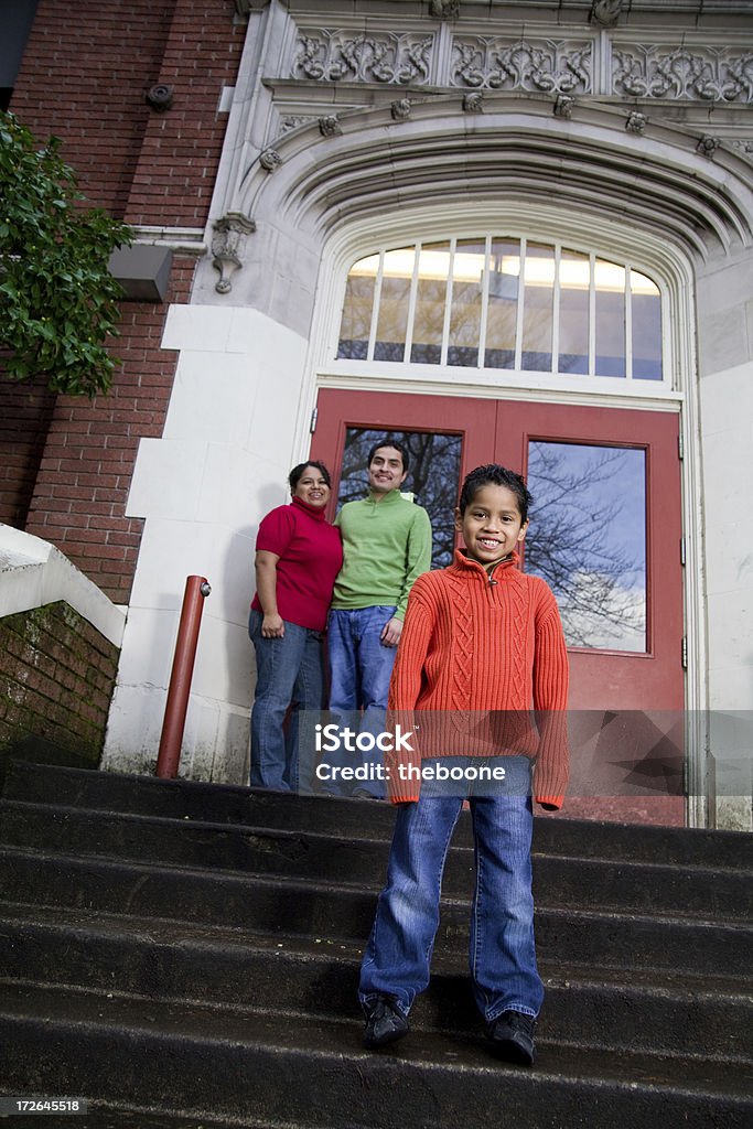 Retratos de la familia hispana - Foto de stock de 6-7 años libre de derechos