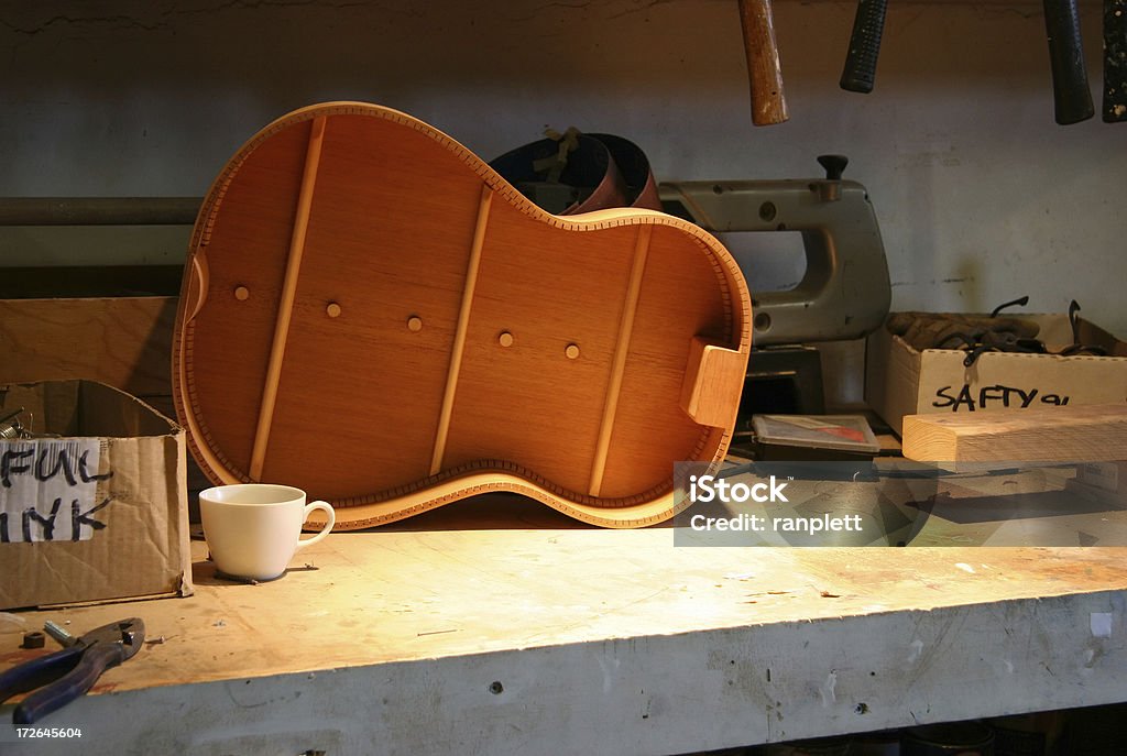 Bâtiment une guitare - Photo de Aliment en portion libre de droits