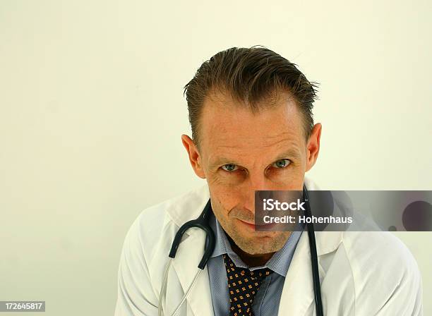 É Claro Que Sou Um Médico - Fotografias de stock e mais imagens de Adulto - Adulto, Azul, Bata de Laboratório