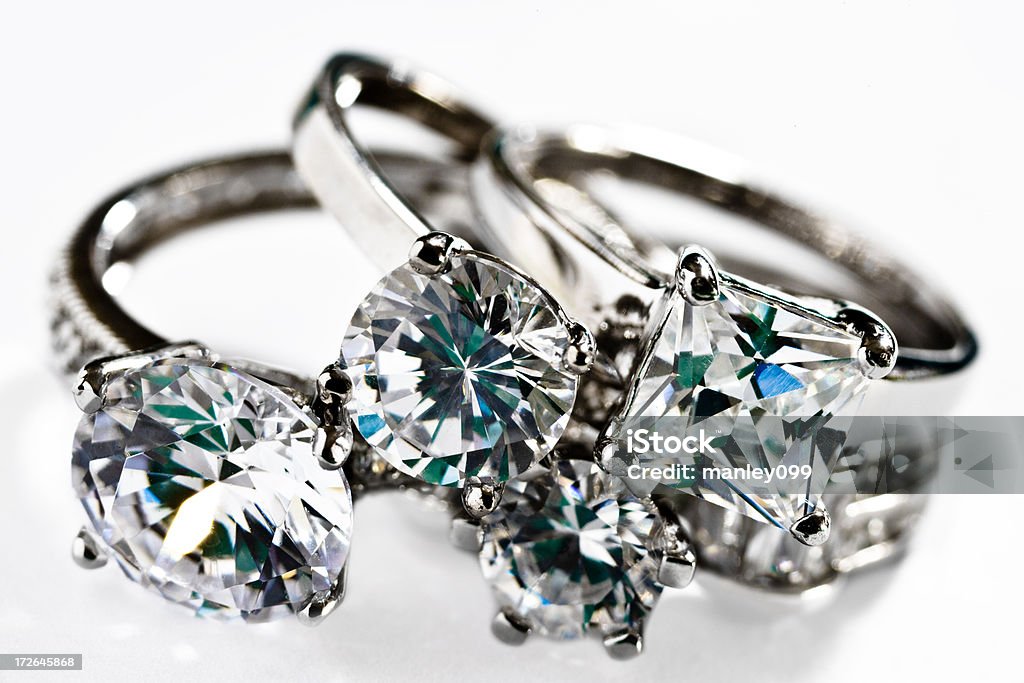 collection de diamants anneaux platinum - Photo de Bague - Bijou libre de droits