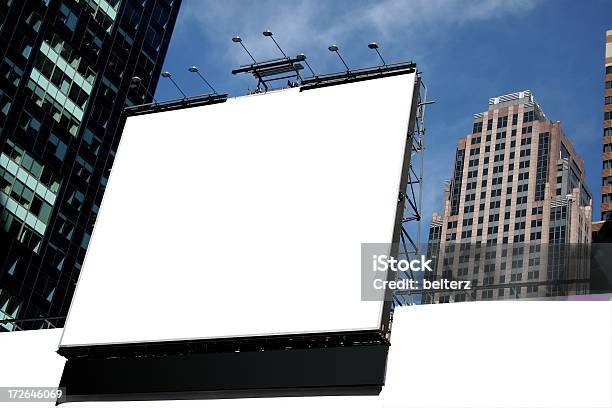 Город Billboards — стоковые фотографии и другие картинки Рекламный щит - Рекламный щит, Таймс-Сквер - Манхэттен, Нью-Йорк