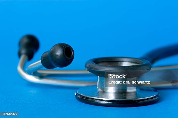 Stetoscopio - Fotografie stock e altre immagini di Acciaio - Acciaio, Accudire, Allegoria