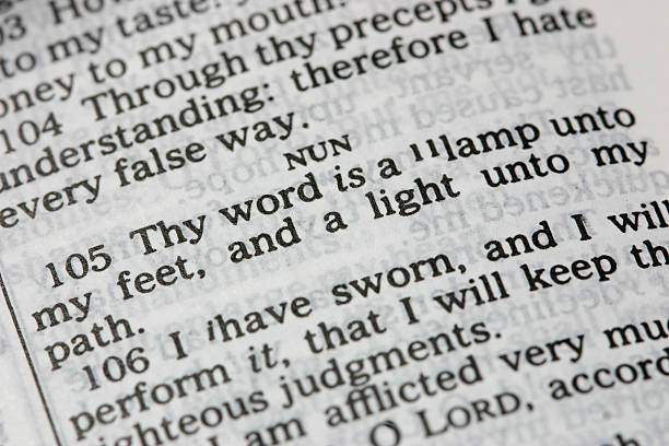 psalm 1 19:10 5 - kjv fotografías e imágenes de stock