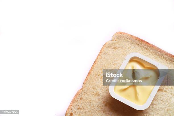 Pão E Manteiga De Rendimentos - Fotografias de stock e mais imagens de Alimentação Saudável - Alimentação Saudável, Almoço, Branco