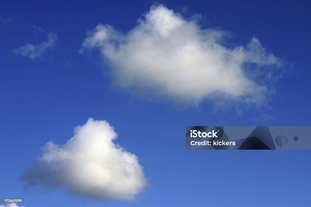 Nuvens no céu azul - Foto de stock de Alto contraste royalty-free
