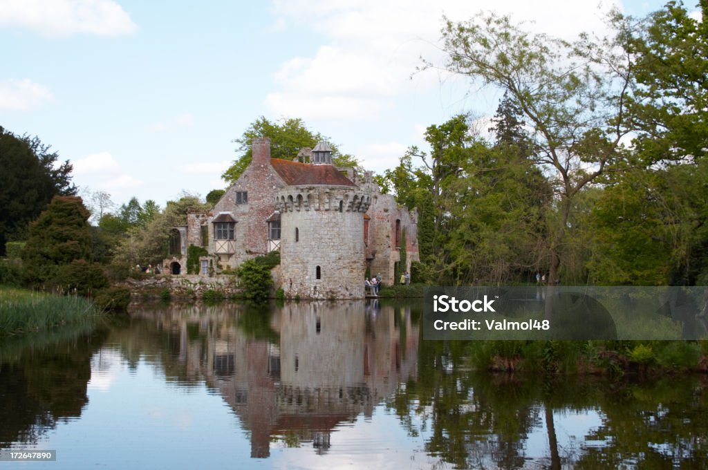 Scotney Castle 2 Scotney Castle reflected in its lake Castle Stock Photo