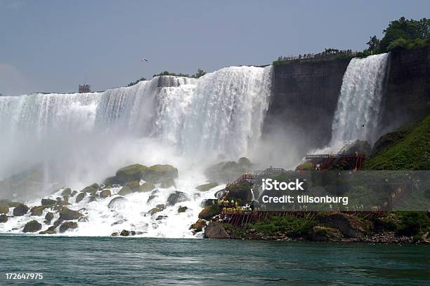Foto de Do Niagara Falls e mais fotos de stock de Adulação - Adulação, Beleza natural - Natureza, Borrifo