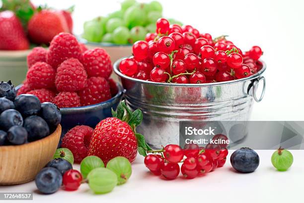 Foto de Verão Frutas Silvestres Diversas e mais fotos de stock de Baga - Fruta - Baga - Fruta, Baga - Parte de planta, Framboesa