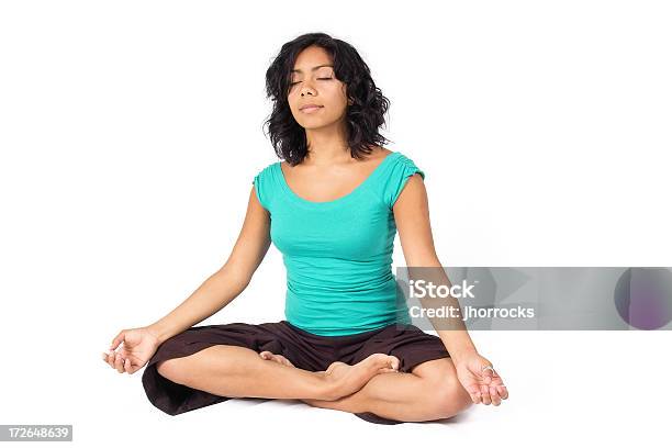 Foto de Meditação e mais fotos de stock de Fundo Branco - Fundo Branco, Meditar, Adolescente