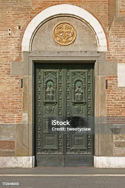 Portas De Igreja - Fotografias de stock e mais imagens de Antiguidade - Antiguidade, Ao Ar Livre, Arco - Caraterística arquitetural