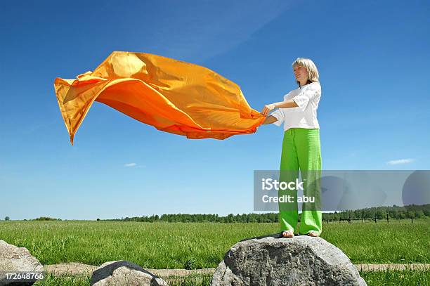 In Der Luft Stockfoto und mehr Bilder von Schal - Schal, Wind, Aktivitäten und Sport