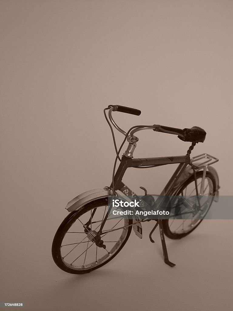 Bicicleta retro aislado - Foto de stock de Abstracto libre de derechos