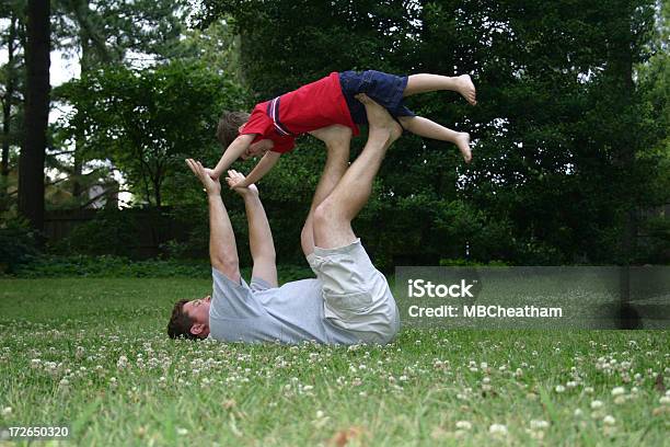 Opera Di Bilanciamento - Fotografie stock e altre immagini di Bambino - Bambino, Recitare, Genitori