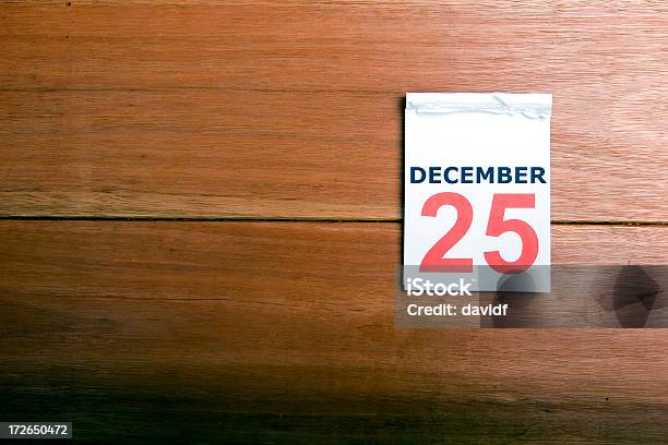 Календарь 25 Декабря — стоковые фотографии и другие картинки Календарь - Календарь, Стена, 25-ая улица