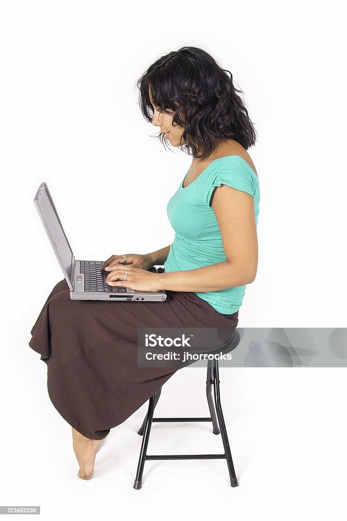 Jovem mulher com computador portátil - Royalty-free 18-19 Anos Foto de stock