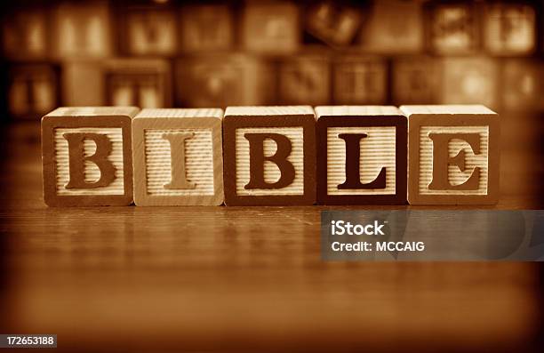 Biblia 10 De Serie Foto de stock y más banco de imágenes de Biblia - Biblia, Bloque - Forma, Bloque de construcción