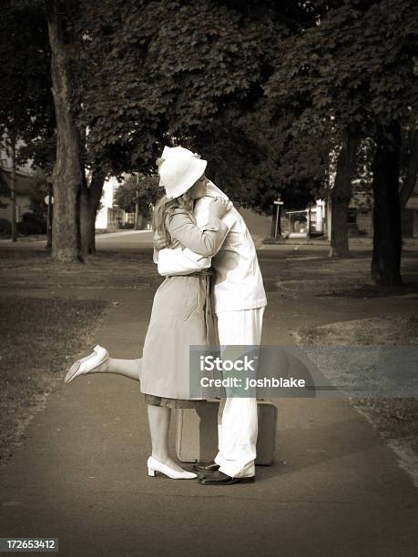 다시 서로 인사하기에 대한 스톡 사진 및 기타 이미지 - 인사하기, 1940년, 패션