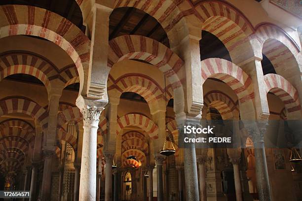 Foto de La Mezquita De Córdoba e mais fotos de stock de Andaluzia - Andaluzia, Arco - Característica arquitetônica, Arquitetura