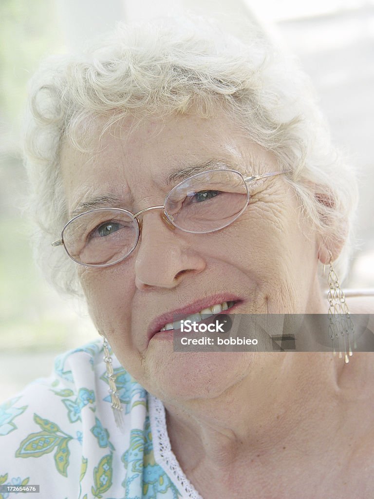 Старший smile - Стоковые фото Активный пенсионер роялти-фри