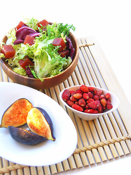 自然のダイエット&フルーツサラダ - sybarite ストックフォトと画像