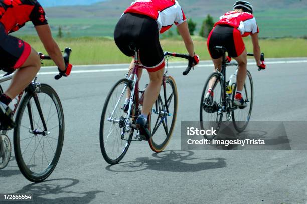 La Linea Del Traguardo - Fotografie stock e altre immagini di Ciclismo - Ciclismo, Bicicletta, Lavoro di squadra