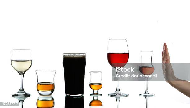 Recusar O Álcool - Fotografias de stock e mais imagens de Bebida Alcoólica - Bebida Alcoólica, Recusar, Bebida