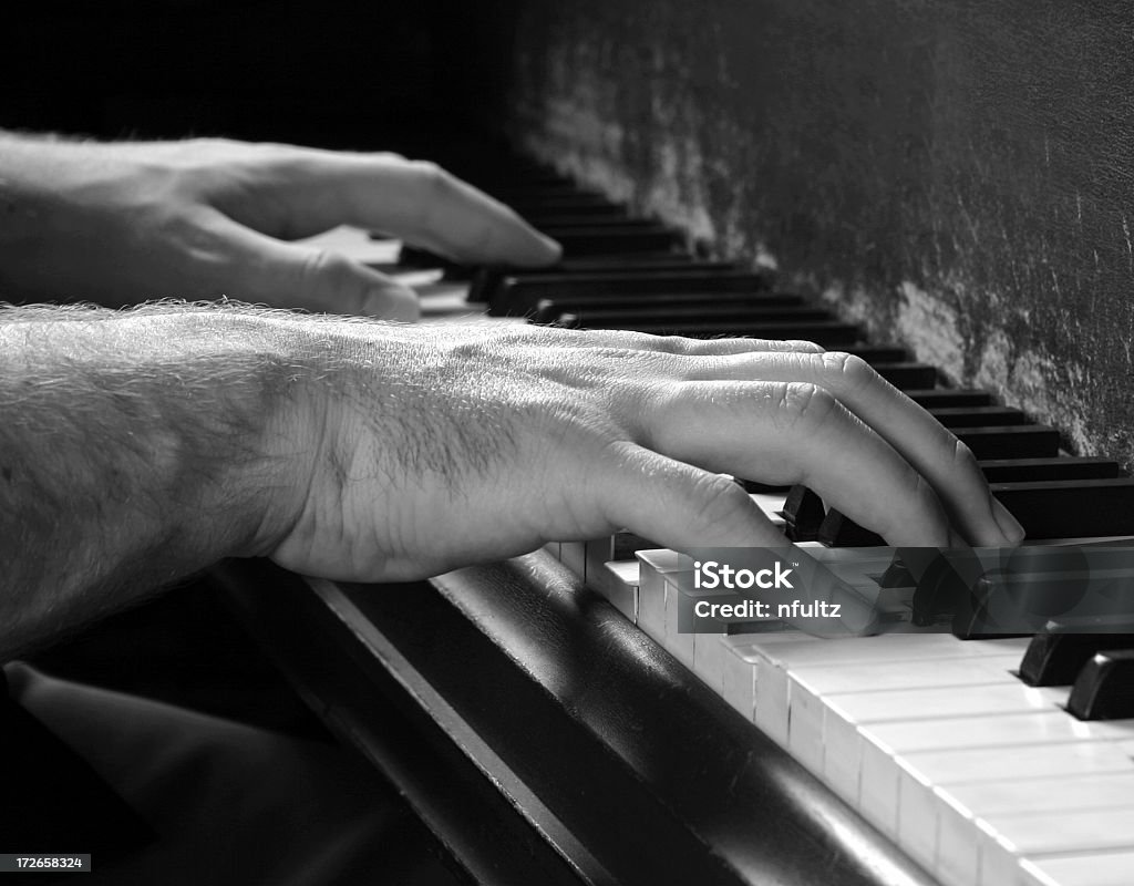 Le Piano homme - Photo de Représentation artistique libre de droits